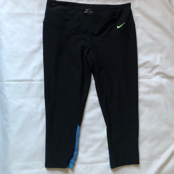 Nike Dri Fit Capri Sz M